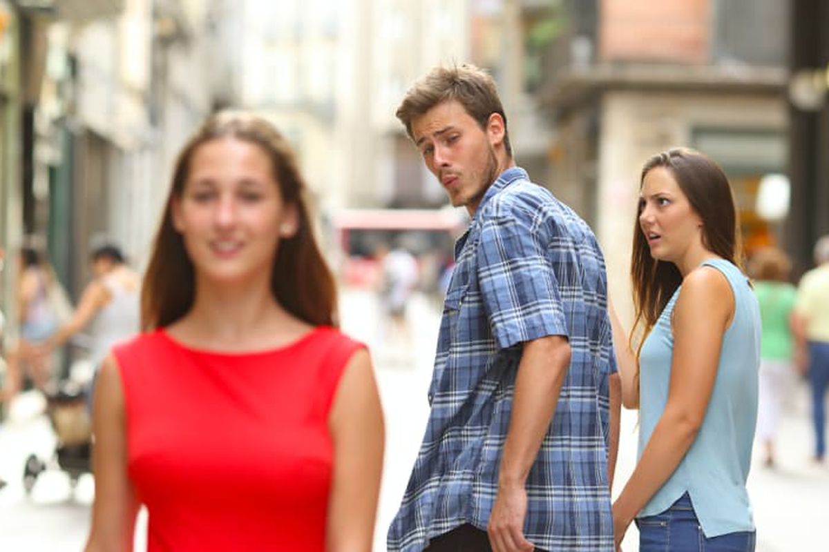 Distracted Boyfriend meme about Cabau Lifestyle
